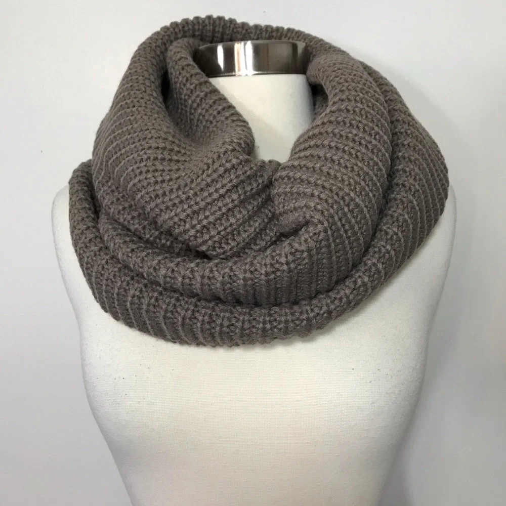 Stitch Fix l Octavia Alexa Rib Knit Infinity Scarf